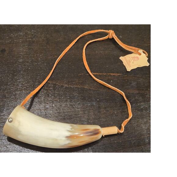 Vintage Polished Gunpowder Horn Leather Strap Cherokee Reservation - Picture 3 of 5